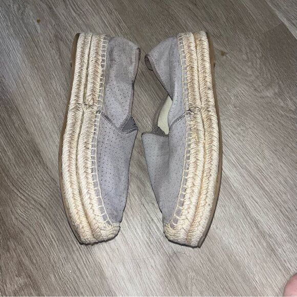 Women's Solids Grey Platform Espadrilles - Picture 11 of 11